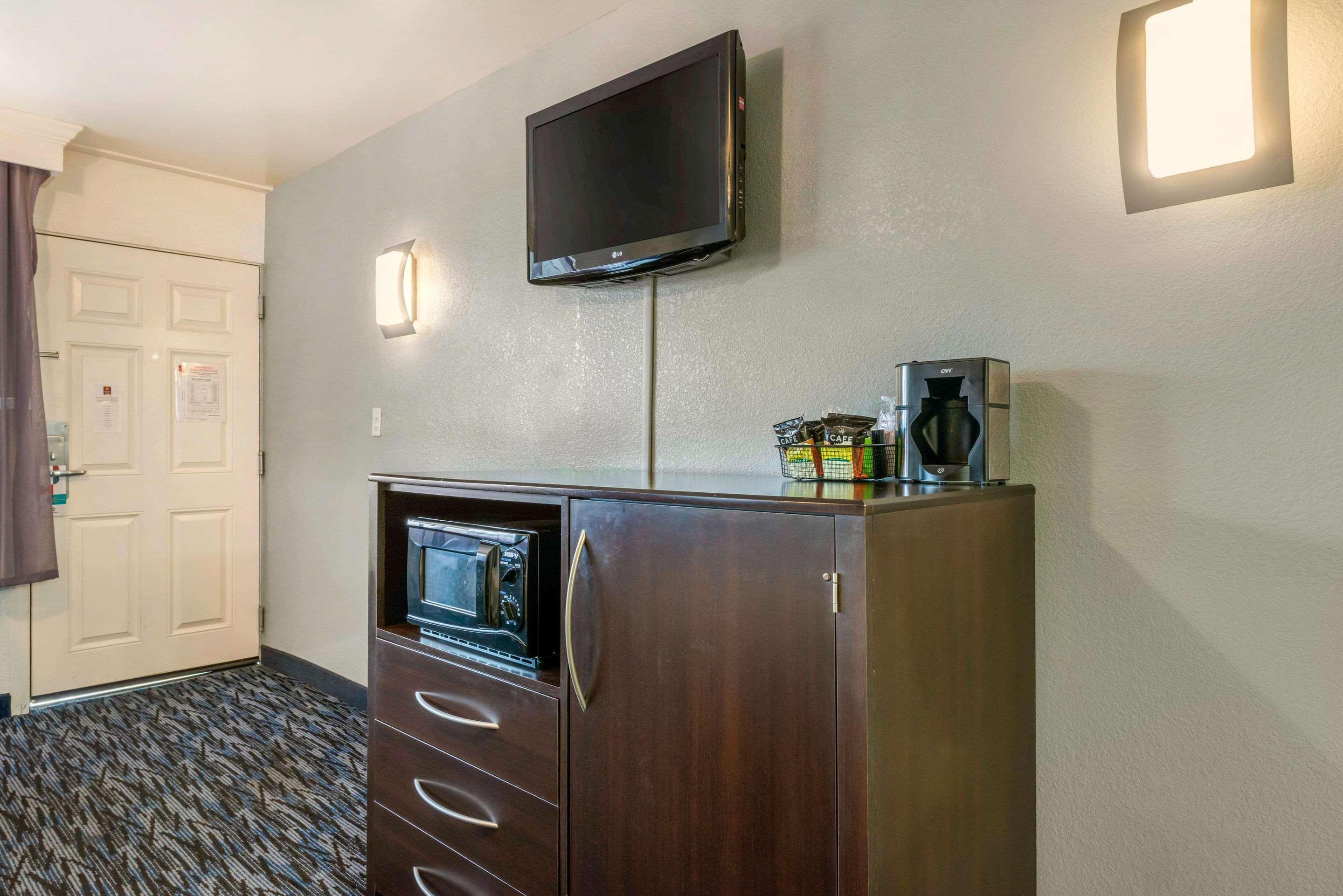 Quality Inn And Conference Center Tampa-Brandon Heartland Екстер'єр фото