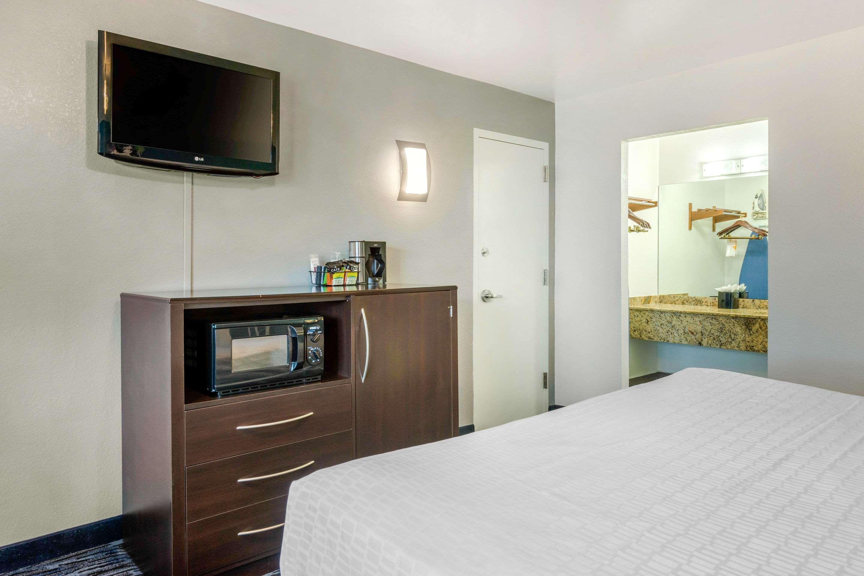 Quality Inn And Conference Center Tampa-Brandon Heartland Екстер'єр фото