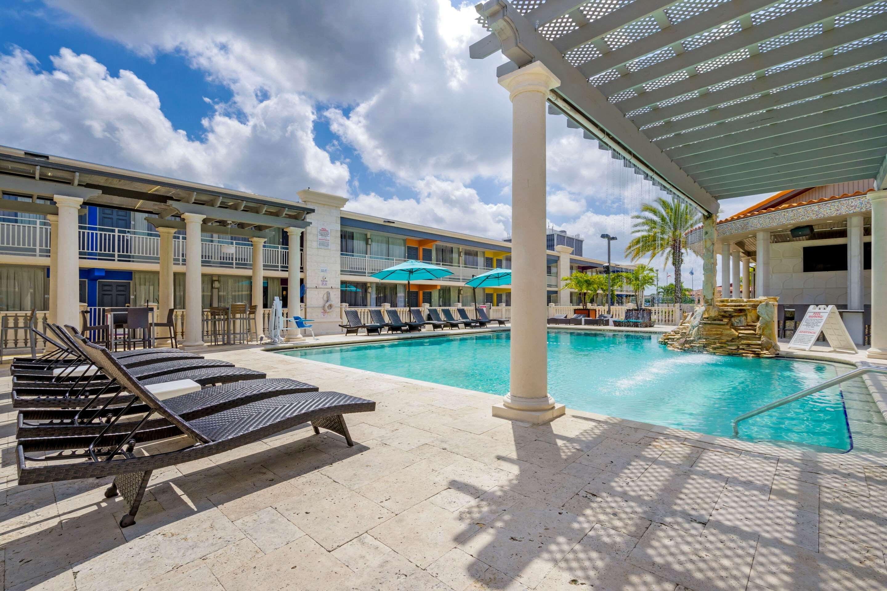 Quality Inn And Conference Center Tampa-Brandon Heartland Екстер'єр фото