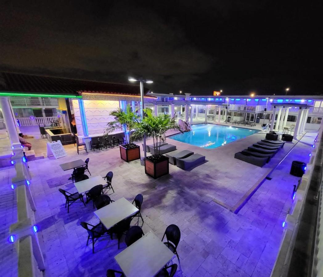 Quality Inn And Conference Center Tampa-Brandon Heartland Екстер'єр фото