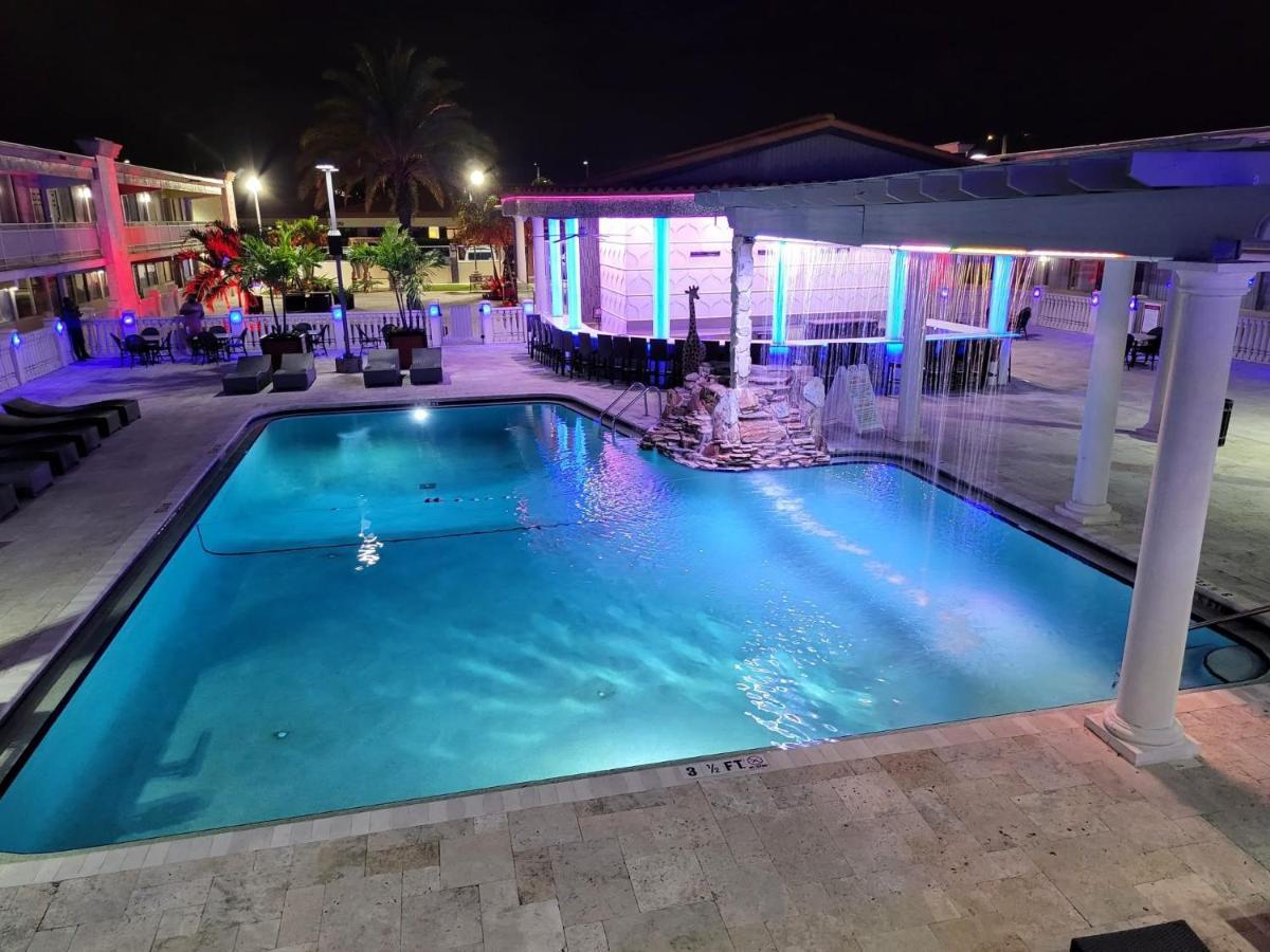 Quality Inn And Conference Center Tampa-Brandon Heartland Екстер'єр фото