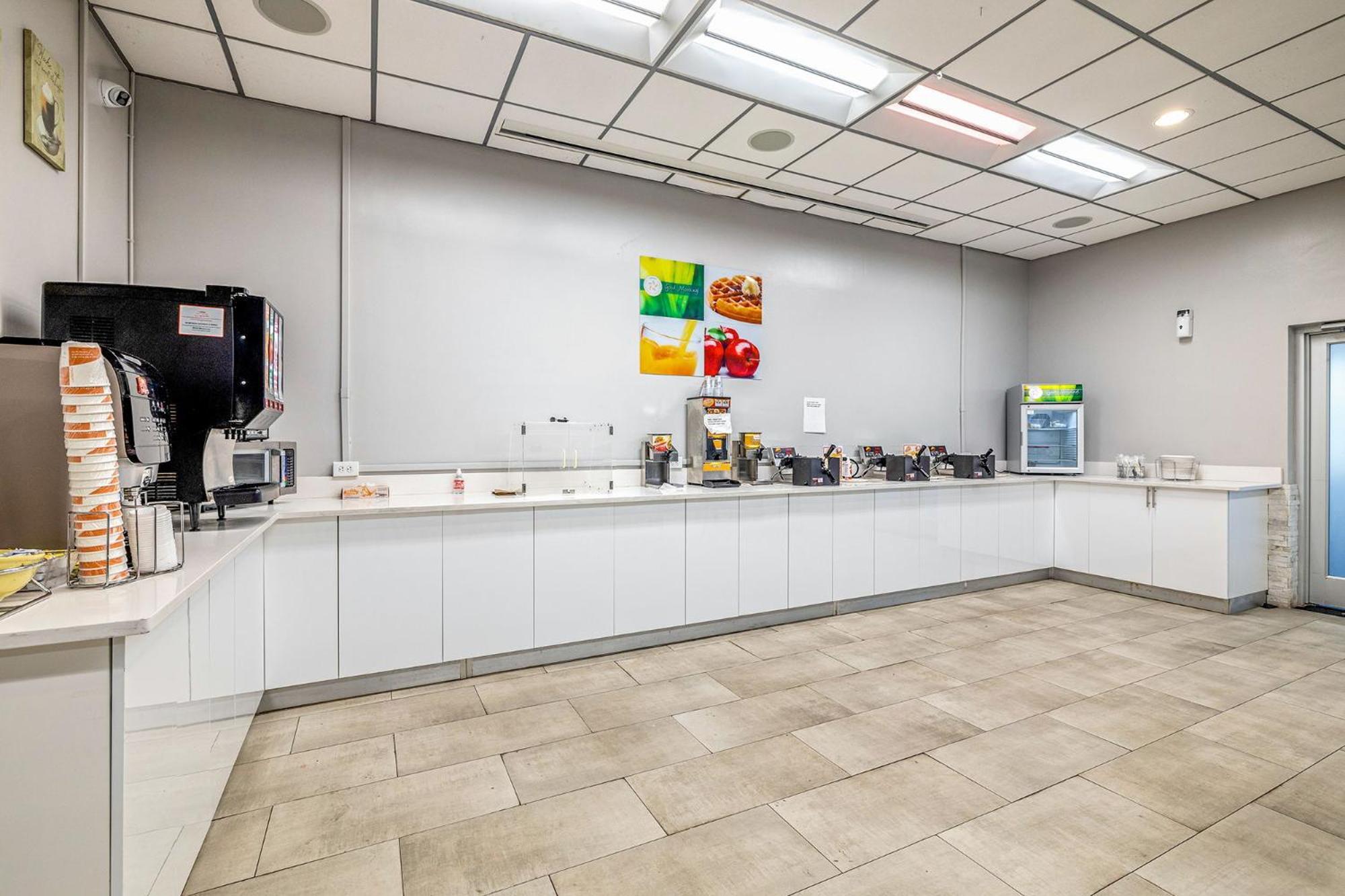 Quality Inn And Conference Center Tampa-Brandon Heartland Екстер'єр фото