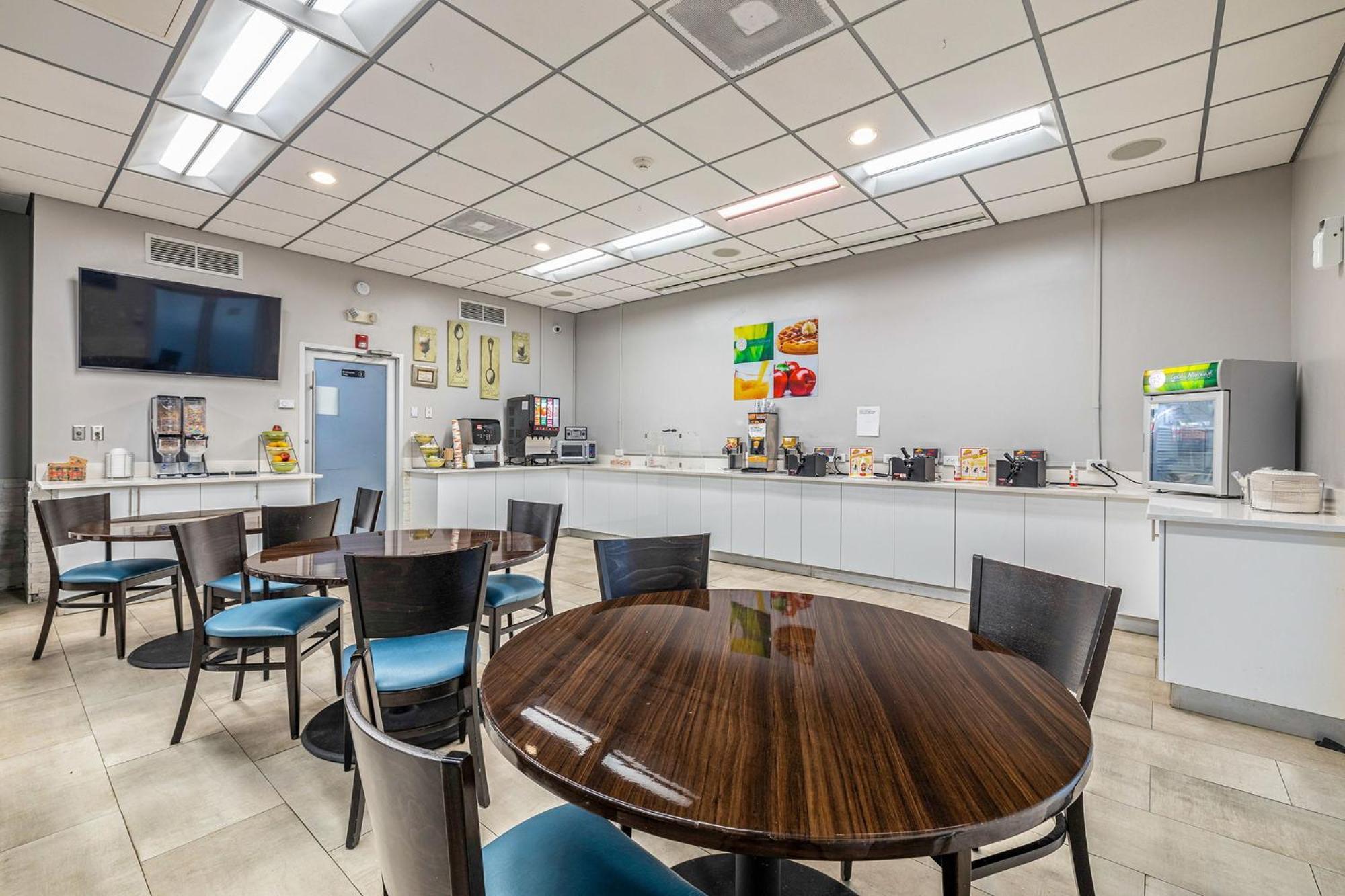 Quality Inn And Conference Center Tampa-Brandon Heartland Екстер'єр фото