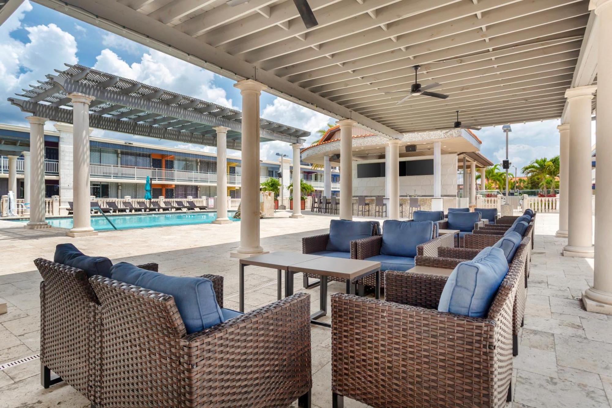 Quality Inn And Conference Center Tampa-Brandon Heartland Екстер'єр фото