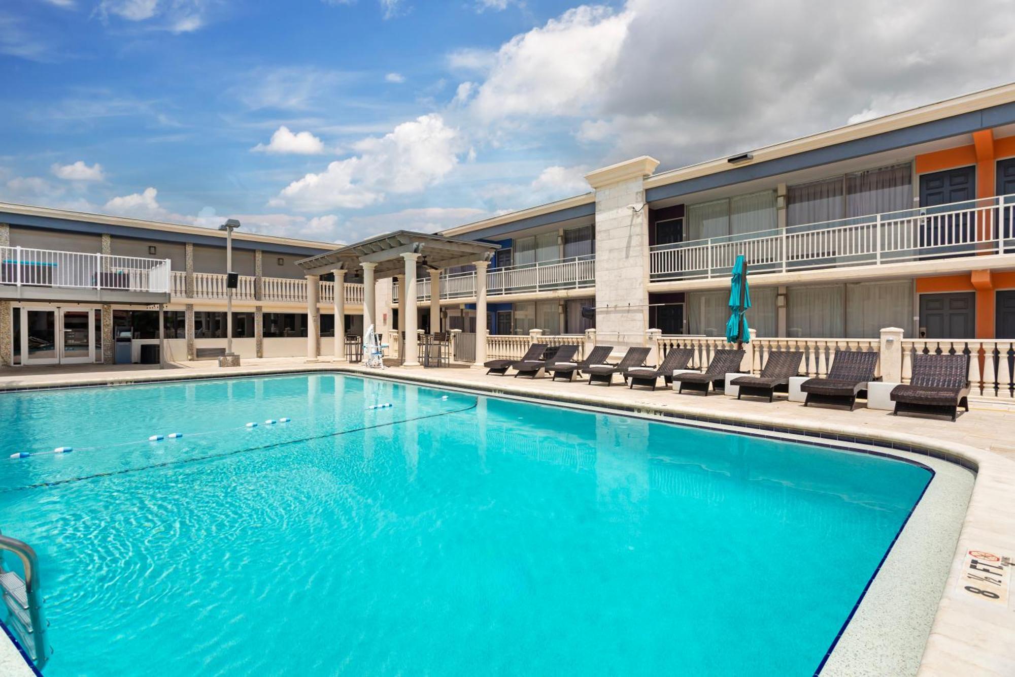 Quality Inn And Conference Center Tampa-Brandon Heartland Екстер'єр фото