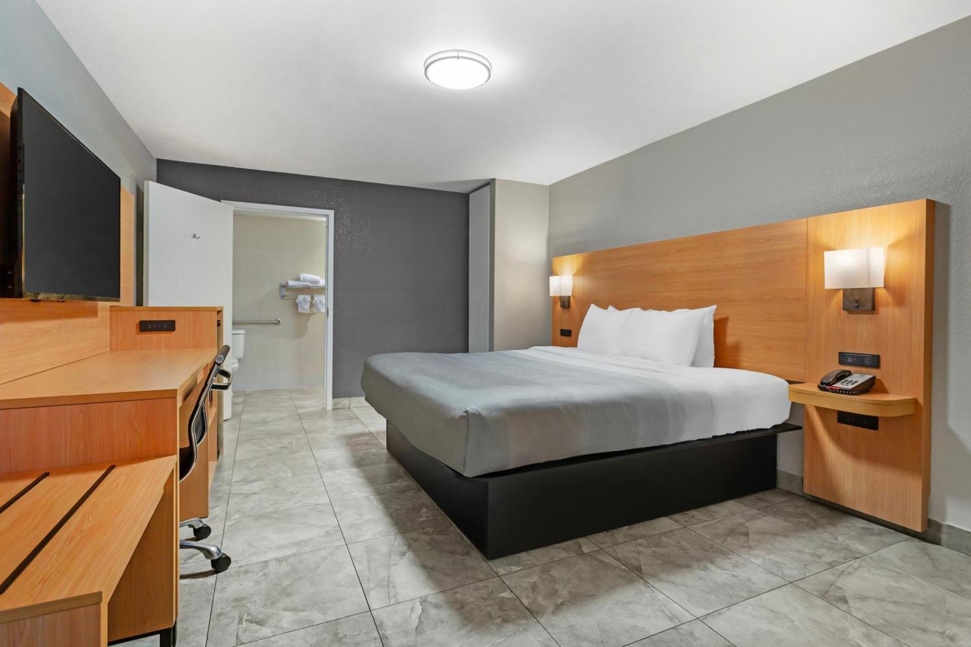 Quality Inn And Conference Center Tampa-Brandon Heartland Екстер'єр фото